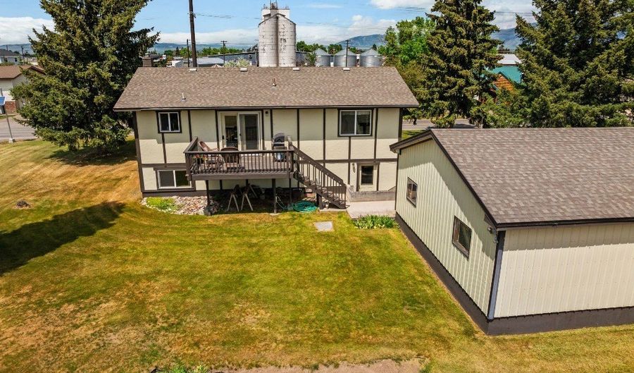 200 E Madison Ave, Belgrade, MT 59714 - 3 Beds, 2 Bath