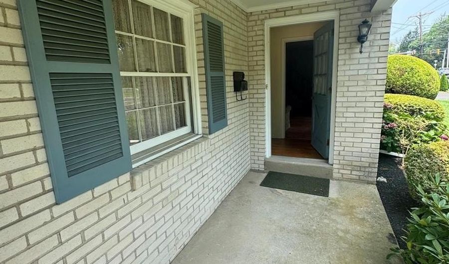 459 EDGEWOOD Dr, Ambler, PA 19002 - 4 Beds, 3 Bath