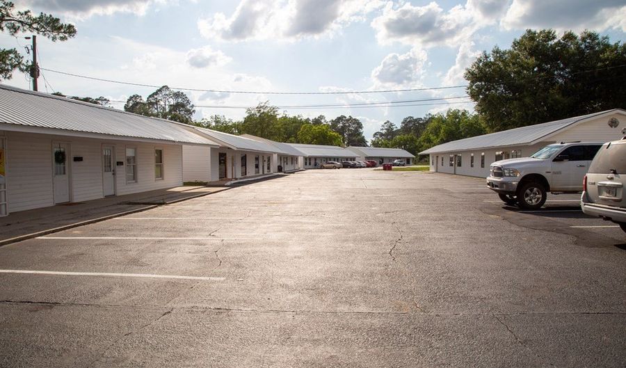 680 S. Main St H And J, Baxley, GA 31513 - 0 Beds, 0 Bath