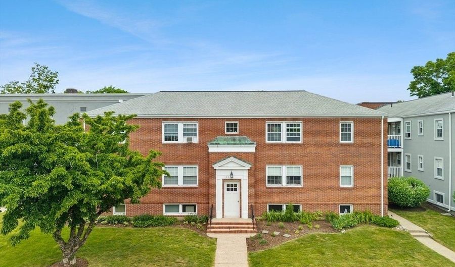 180 S Main St 12, Attleboro, MA 02703 - 2 Beds, 1 Bath