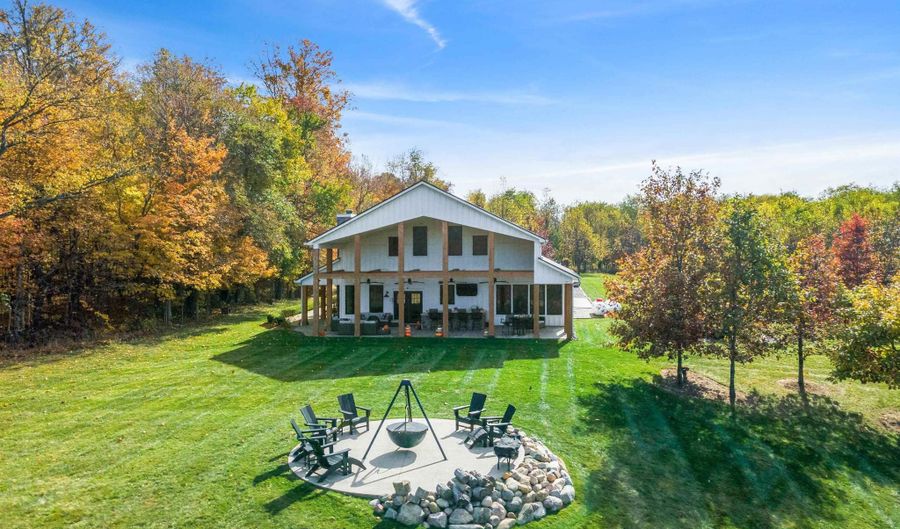 1939 CR 68 Rd, Auburn, IN 46706 - 3 Beds, 4 Bath