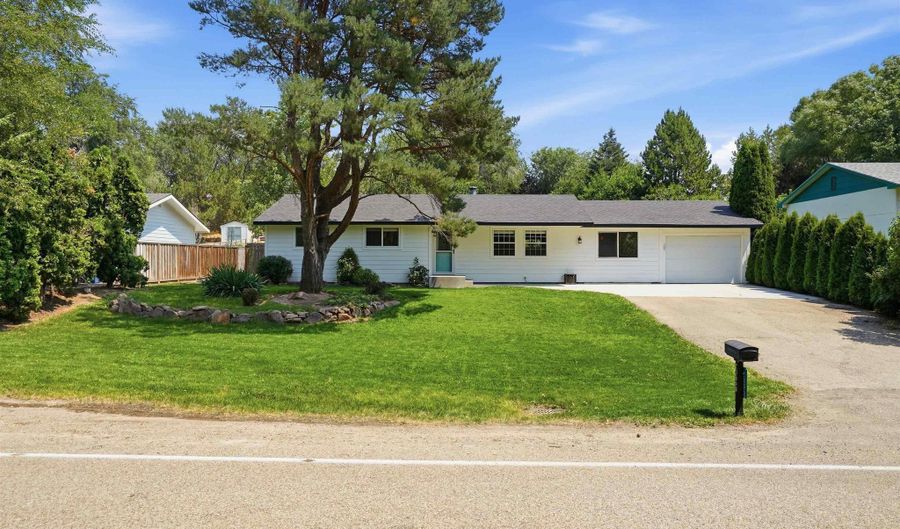 23650 Freezeout Rd, Caldwell, ID 83607 - 3 Beds, 2 Bath