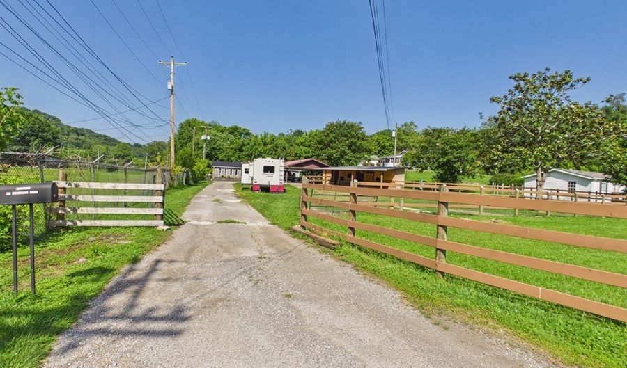 58 Blackcat Ln, Auxier, KY 41602 - 2 Beds, 2 Bath