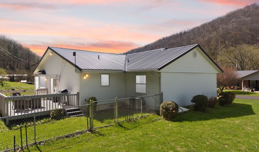 91 Maplewood Vlg, Banner, KY 41603 - 3 Beds, 2 Bath