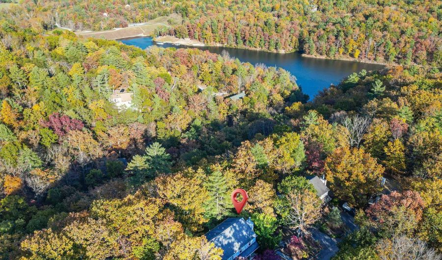 547- B KING St 17B, Basye, VA 22810 - 4 Beds, 5 Bath