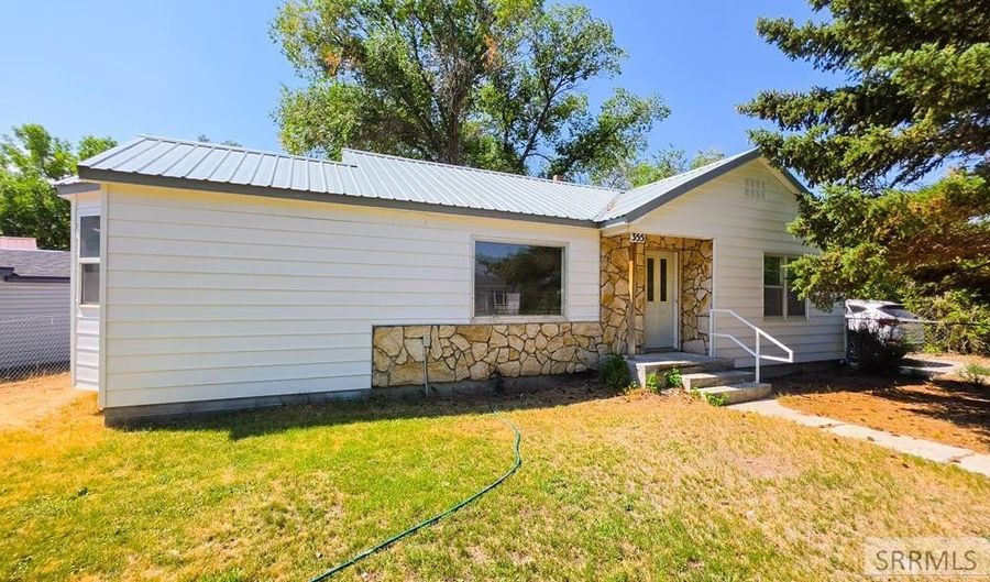 355 Louise Dr, Arco, ID 83213 - 2 Beds, 1 Bath