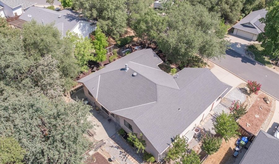 220 Mistletoe, Angels Camp, CA 95222 - 3 Beds, 2 Bath