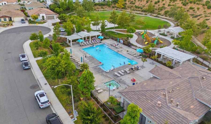 4704 Panache Dr, Fallbrook, CA 92028 - 5 Beds, 3 Bath