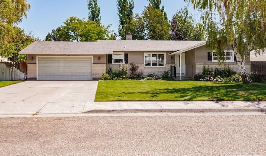 2341 Briarcliff Ave, Idaho Falls, ID 83404 - 4 Beds, 3 Bath