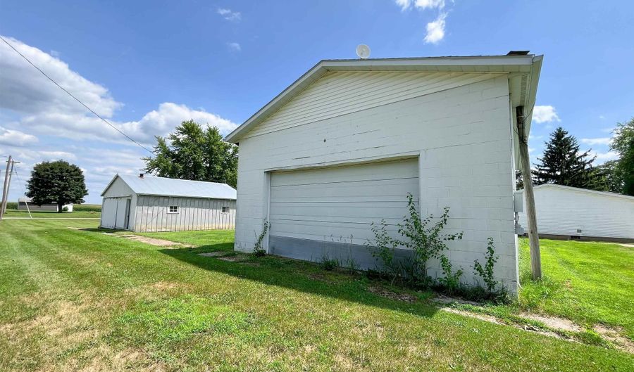 409 233RD St, Aledo, IL 61231 - 3 Beds, 3 Bath