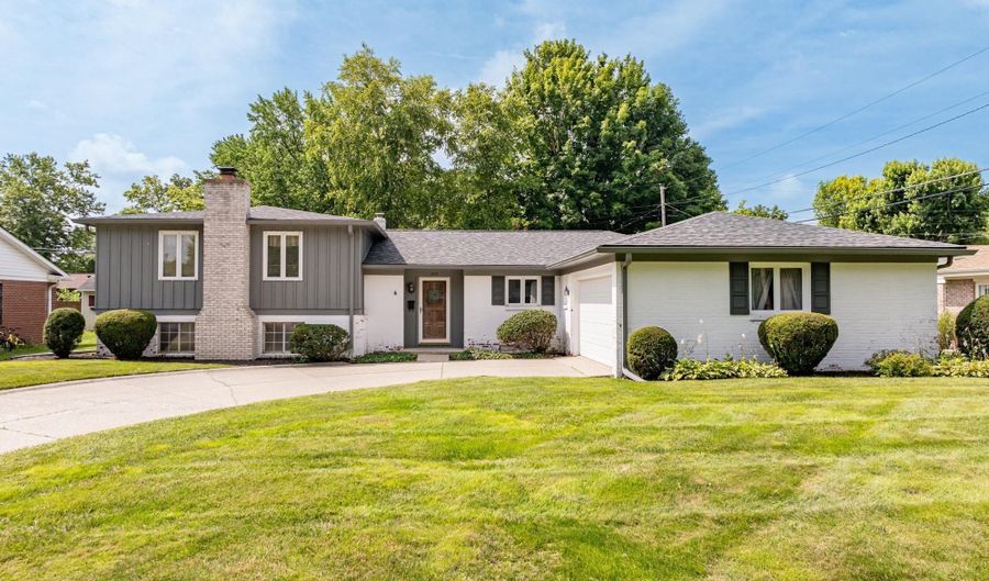 3219 Greenbriar Rd, Anderson, IN 46011 - 4 Beds, 3 Bath