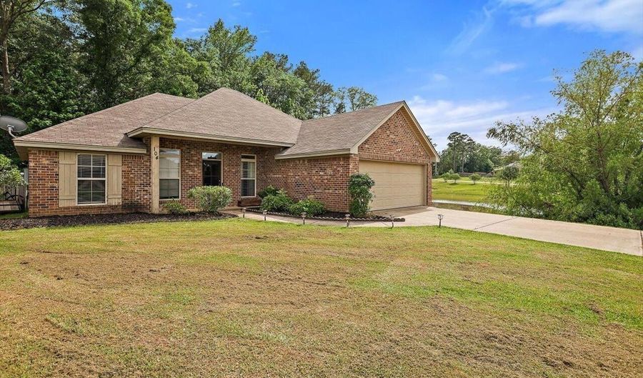104 Greenfield Ridge Dr, Brandon, MS 39042 - 3 Beds, 2 Bath