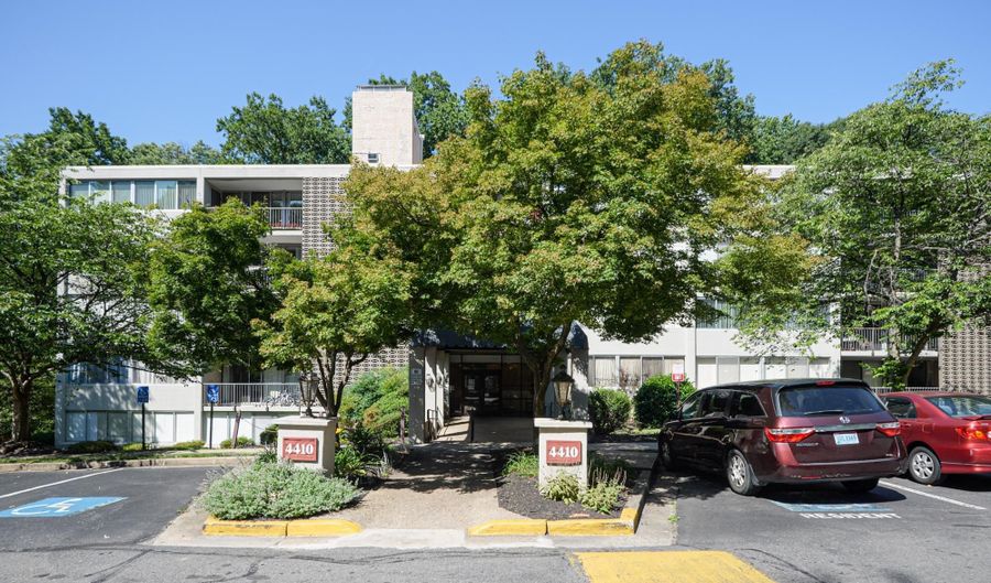 4410 BRIARWOOD Ct N 33, Annandale, VA 22003 - 2 Beds, 1 Bath