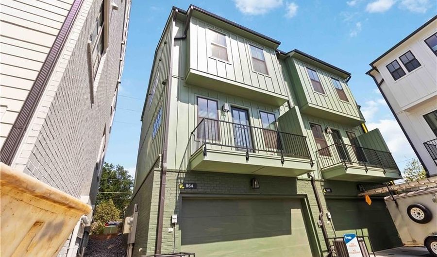 964 Bibbs Cir NW, Atlanta, GA 30318 - 2 Beds, 3 Bath