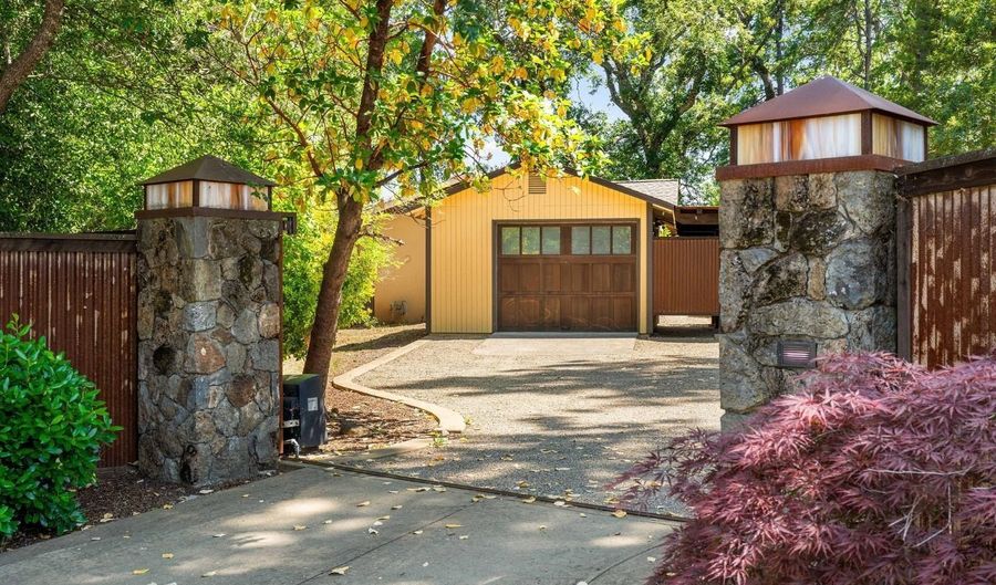 525 Keyes Ave, Angwin, CA 94508 - 3 Beds, 3 Bath