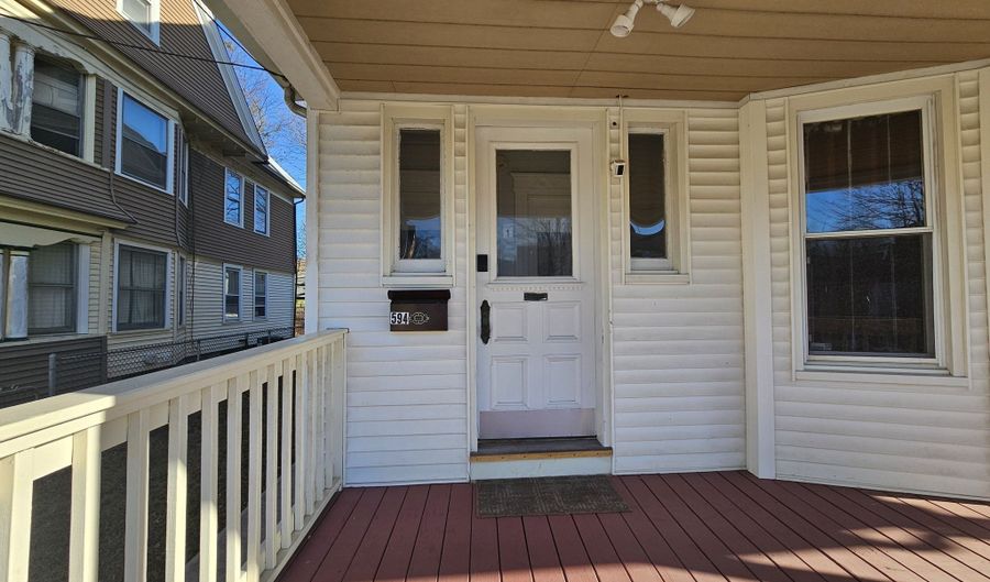 592 Laurel Ave 2Nd Floor, Bridgeport, CT 06605 - 2 Beds, 1 Bath