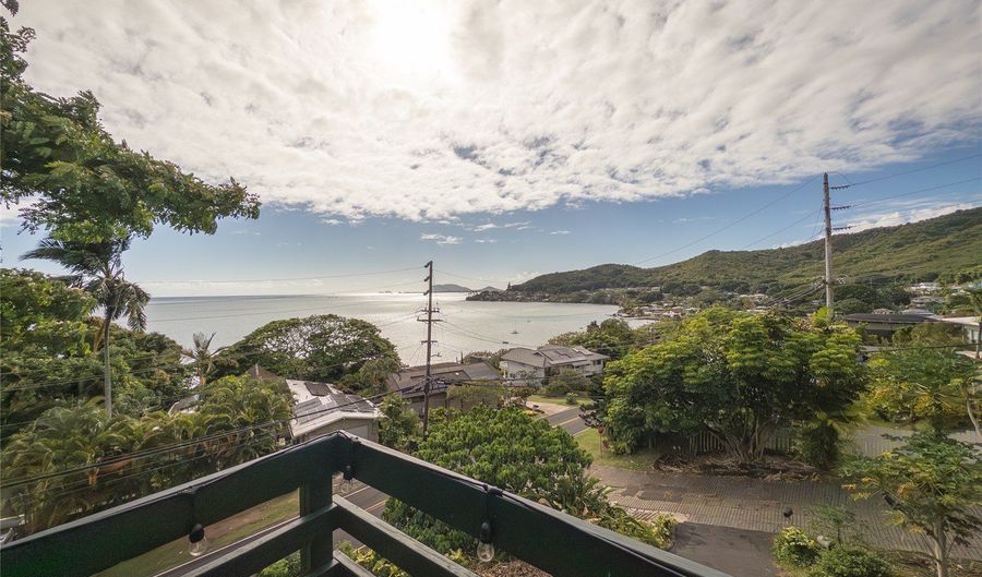 47-398 Mawaena St, Kaneohe, HI 96744 - 3 Beds, 3 Bath