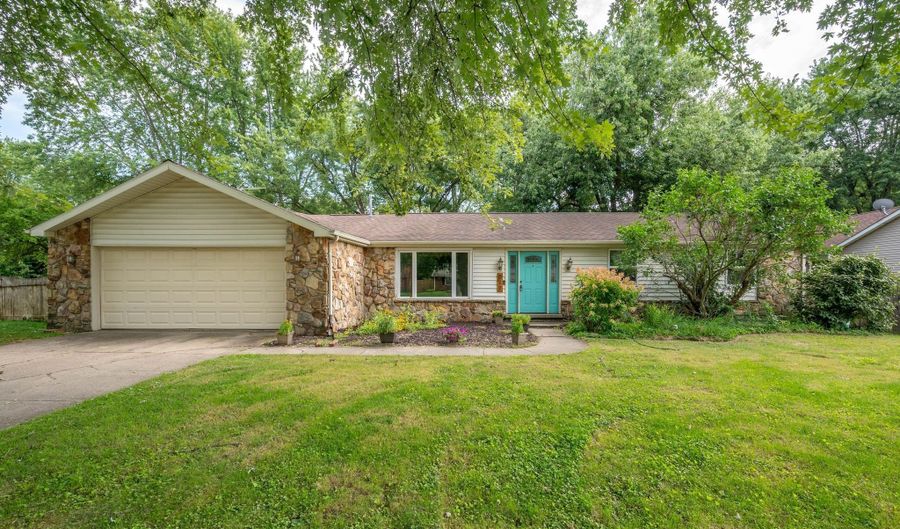517 Spring Mill Rd, Anderson, IN 46013 - 3 Beds, 2 Bath