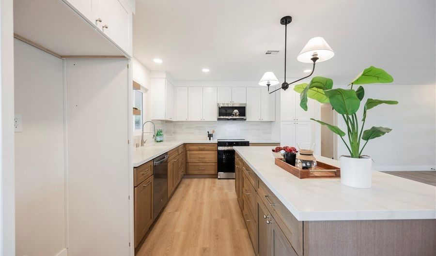 617 6th St, Boulder City, NV 89005 - 3 Beds, 2 Bath