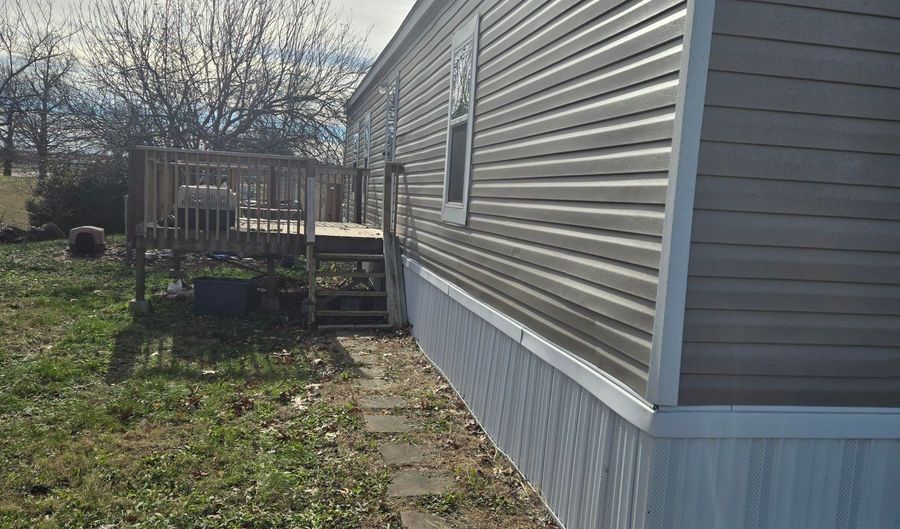 1600 S ENGLE St LOT 94, Aurora, MO 65605 - 2 Beds, 2 Bath