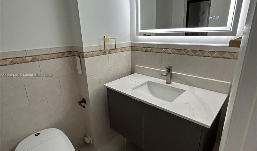 18021 Biscayne Blvd 901, Aventura, FL 33160 - 2 Beds, 2 Bath