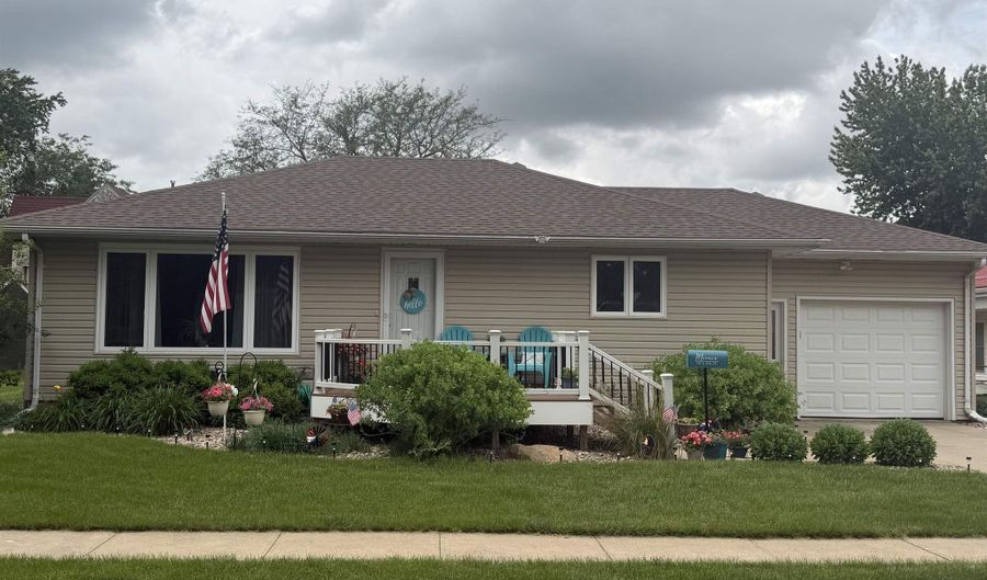 331 S 4th St, Akron, IA 51001 - 5 Beds, 2 Bath