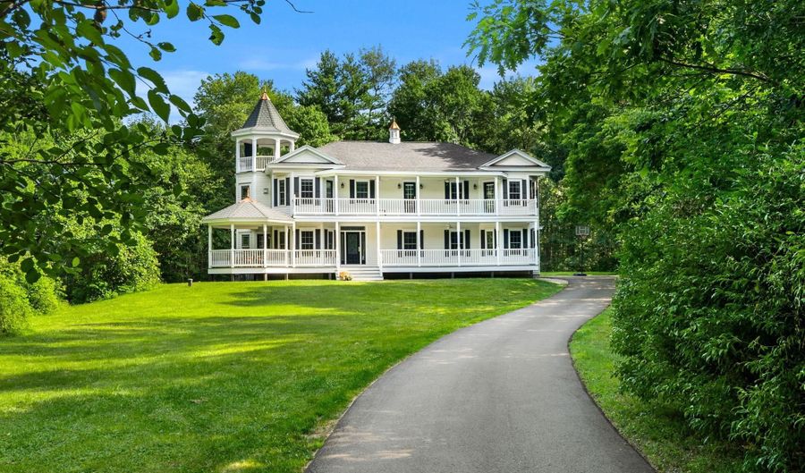 38 Rowell E Rd, Brentwood, NH 03833 - 4 Beds, 5 Bath