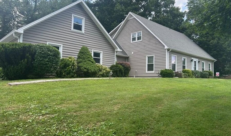 18335 Westwood Dr, Abingdon, VA 24211 - 3 Beds, 3 Bath