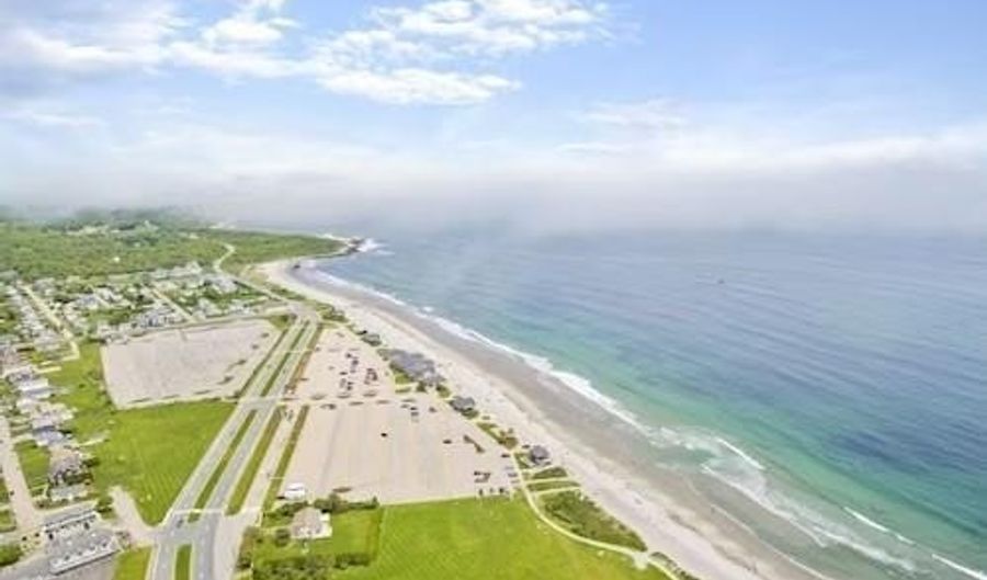 28 Palm Beach Ave, Narragansett, RI 02882 - 7 Beds, 3 Bath