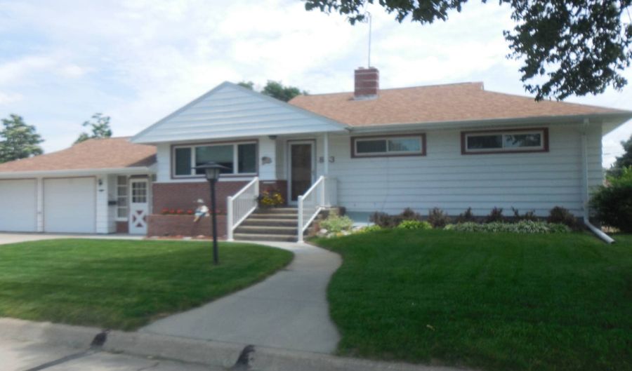 833 S 7th St, Albion, NE 68620 - 3 Beds, 2 Bath