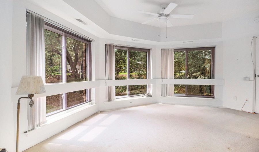 2115 Nature Cove Ct 206, Ann Arbor, MI 48104 - 2 Beds, 2 Bath