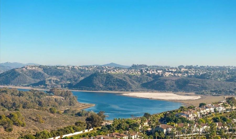 7241 Santa Barbara St 300, Carlsbad, CA 92011 - 2 Beds, 2 Bath