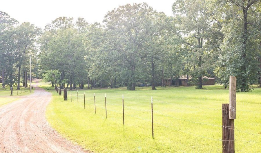 120 Peterson Dr, Benton, LA 71006 - 4 Beds, 2 Bath
