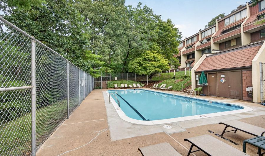2212 S RANDOLPH St 1, Arlington, VA 22204 - 2 Beds, 3 Bath