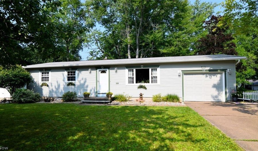594 Terra Ln, Amherst, OH 44001 - 3 Beds, 1 Bath