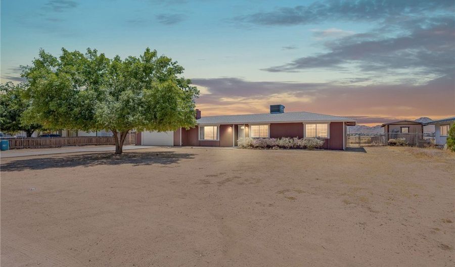 16050 Pawnee Rd, Apple Valley, CA 92307 - 3 Beds, 2 Bath