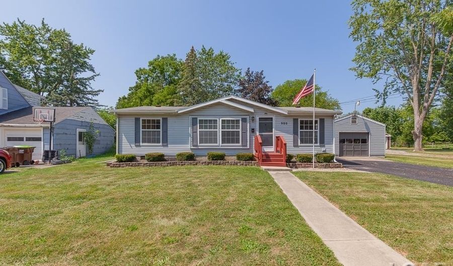 980 State, Adrian, MI 49221 - 3 Beds, 2 Bath