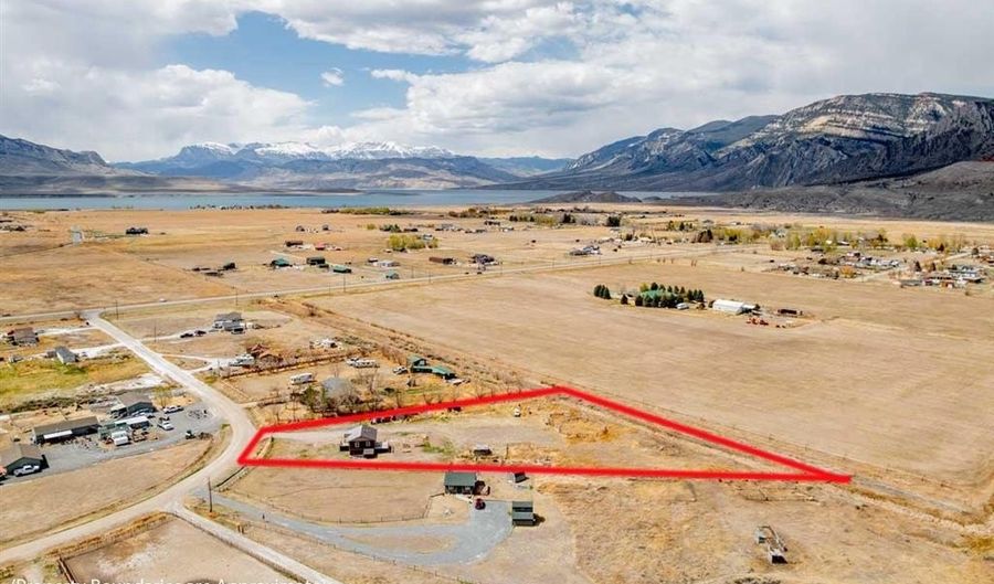 15 Arrowhead Dr, Cody, WY 82414 - 2 Beds, 1 Bath