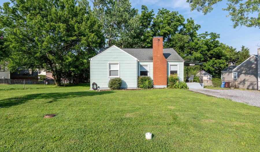 1782 Dalton St, Alcoa, TN 37701 - 2 Beds, 1 Bath