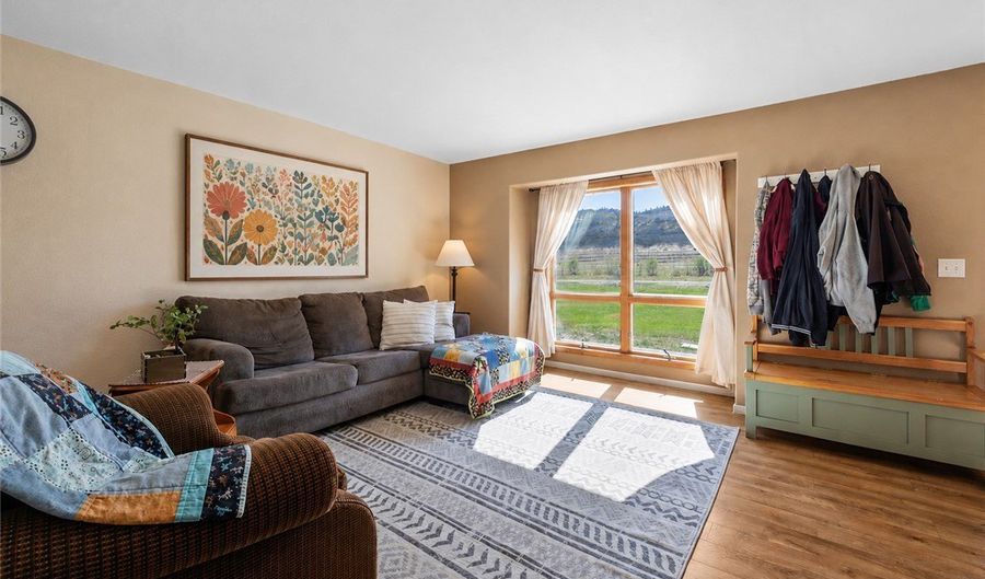 427 S 5th St, Bridger, MT 59014 - 3 Beds, 3 Bath