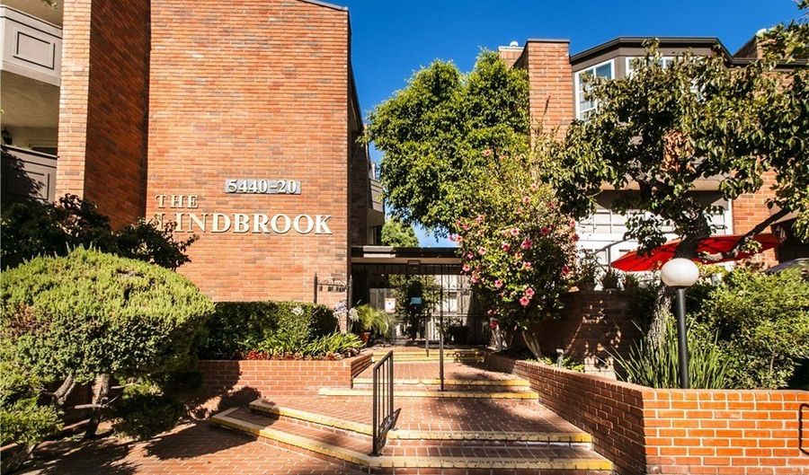 5440 Lindley Ave 310, Encino, CA 91316 - 2 Beds, 2 Bath