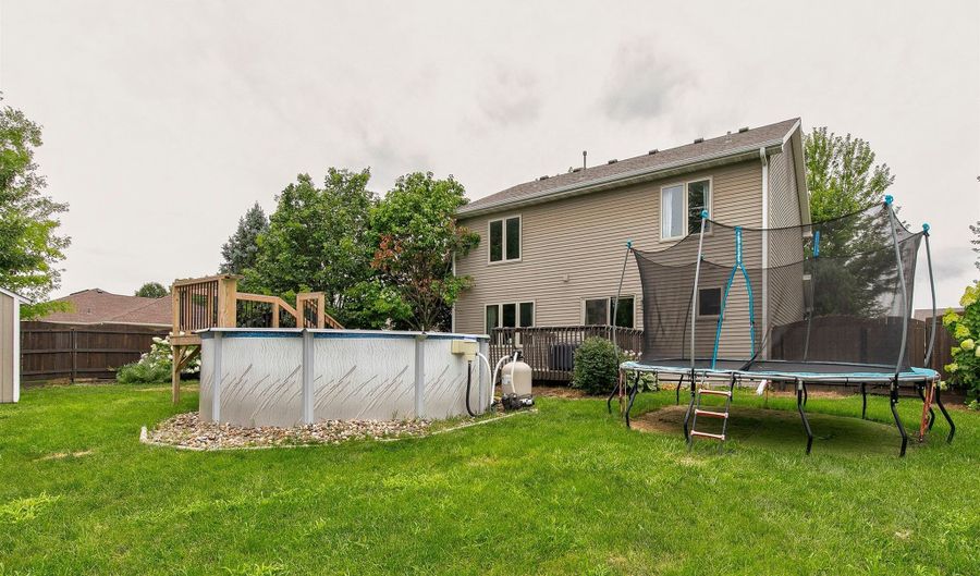 1107 Rosewood Dr, Altoona, IA 50009 - 4 Beds, 4 Bath