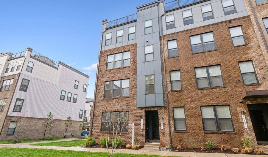 44603 WOLFHOUND Sq, Ashburn, VA 20147 - 2 Beds, 3 Bath
