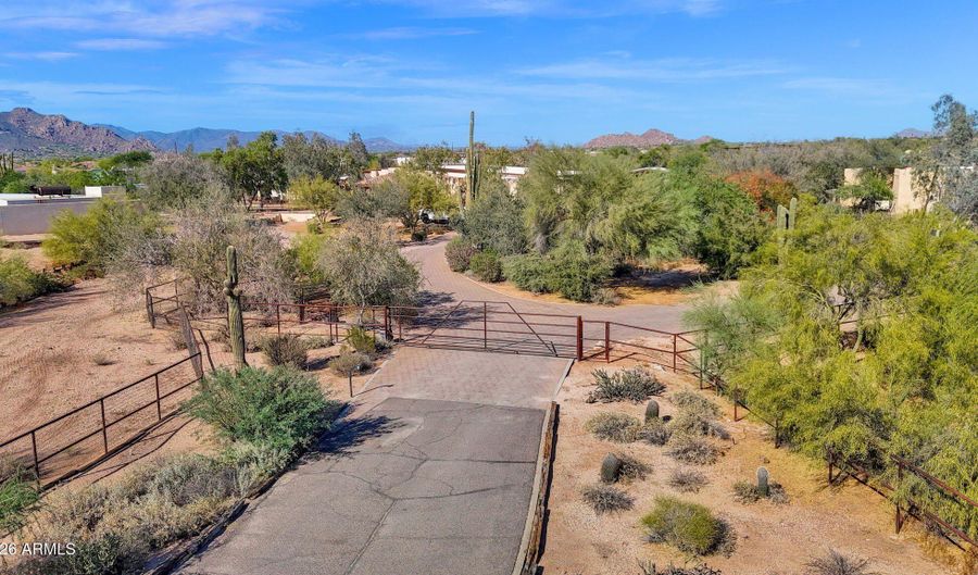 31055 N 56TH St, Cave Creek, AZ 85331 - 5 Beds, 5 Bath