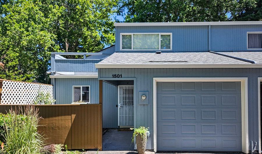 1501 NW EASTBROOK Ct, Beaverton, OR 97006 - 2 Beds, 2 Bath