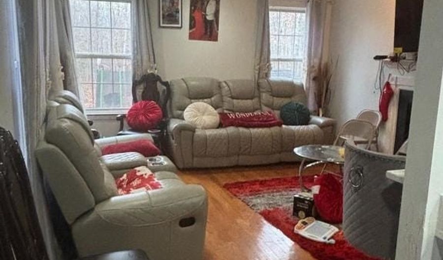24 OAKTON Dr, Atco, NJ 08004 - 4 Beds, 3 Bath