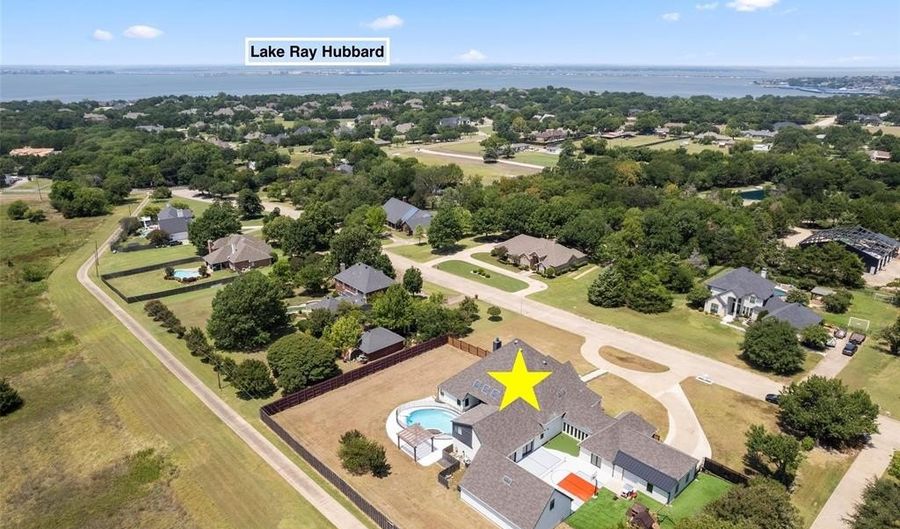 209 Carriage Hill Ln, Heath, TX 75032 - 5 Beds, 5 Bath