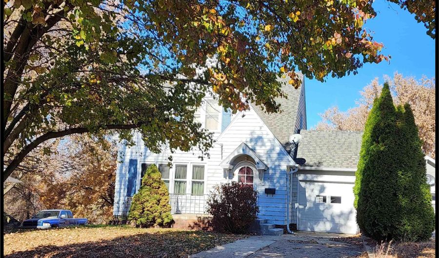 908 E 9th St, Atlantic, IA 50022 - 3 Beds, 2 Bath