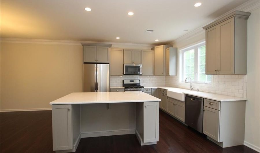 10 Moorland Dr 10, Danbury, CT 06810 - 3 Beds, 4 Bath