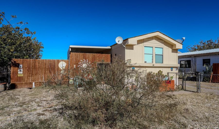 609 Twenty-Fourth St, Alamogordo, NM 88310 - 2 Beds, 2 Bath